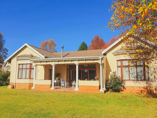 Townhouse For Sale in Underberg, Underberg
